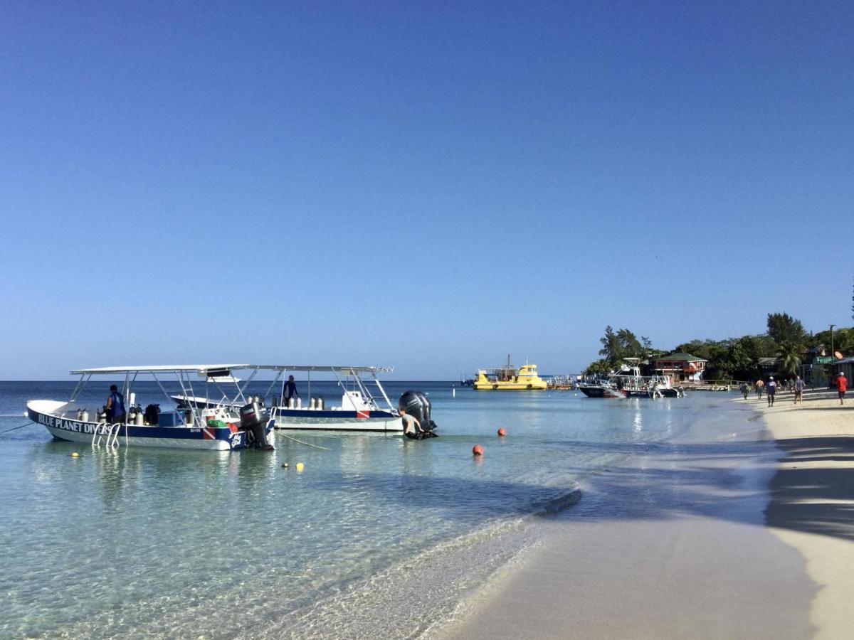 Tortuga Bahia. Lower West Bay Extérieur photo